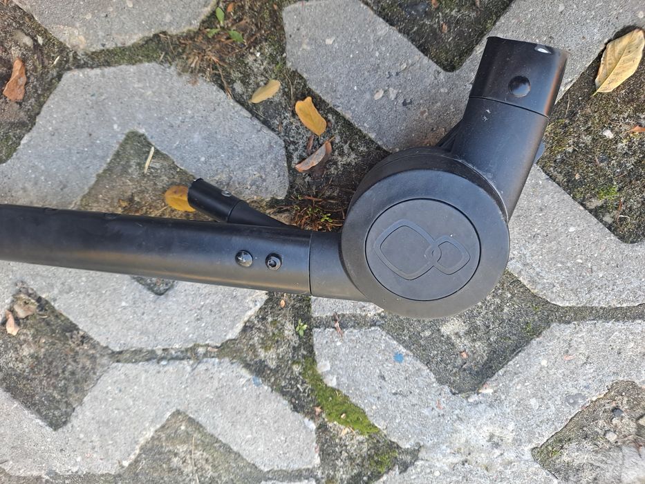 Zawias do stelaża qunny