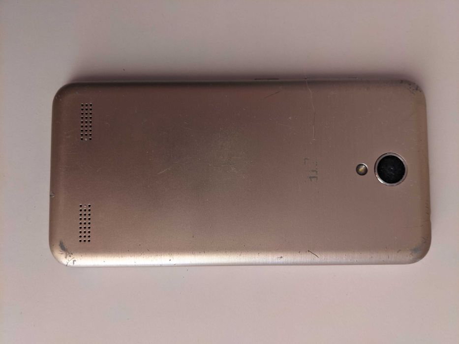 Телефон ZTE A 520