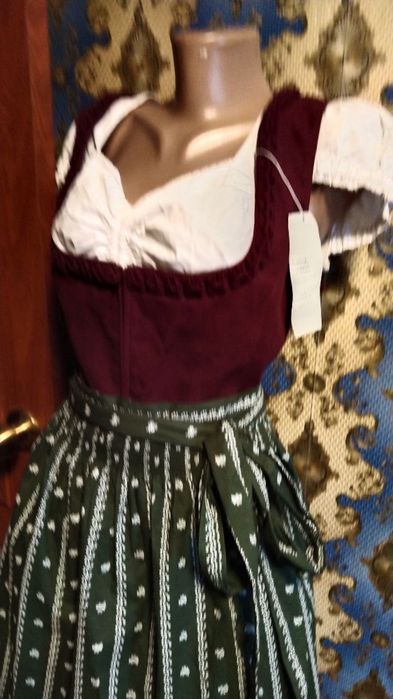 Платье баварское, размер 42 европейский.