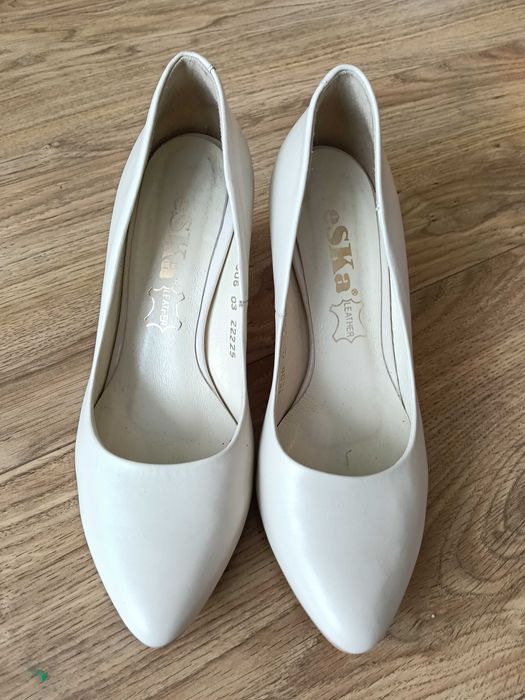Buty na obcasie skórzane r. 35