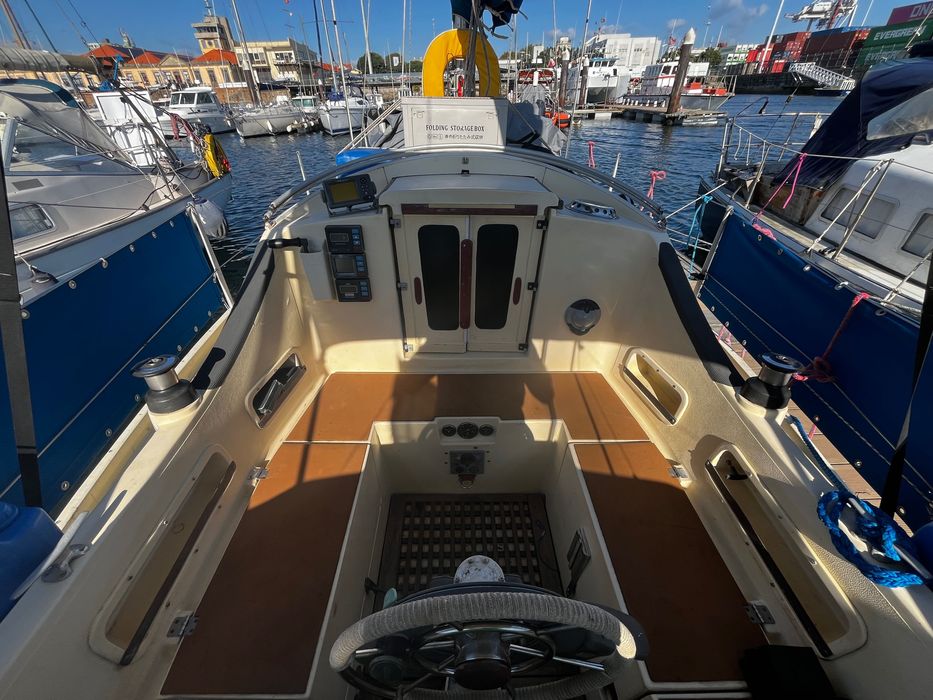 Samphire 29 – Cruzeiro de quilha longa – Mastro e aparelho novos – Solar 300W – AIS – Atualmente a navegar