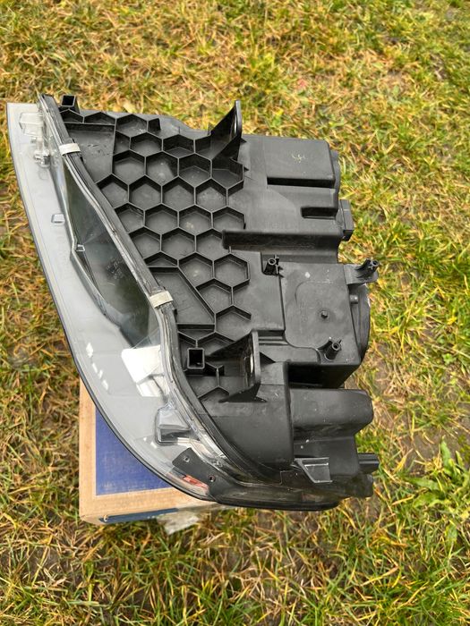 Фара права Х3 F25 USA