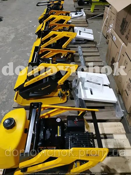 Бензинова віброплита HONKER С62H двигун HONDA GX160