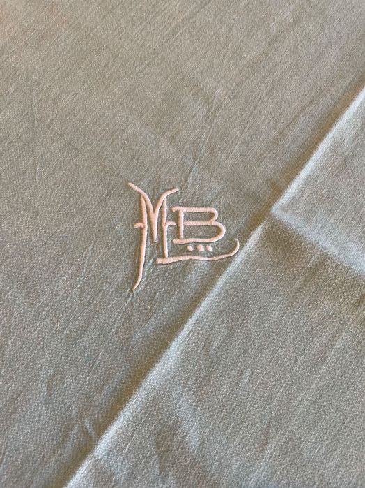 Toalha vintage com monograma MB