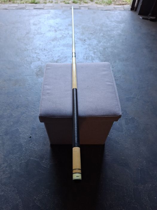 Kij do bilarda , snookera 149 cm drewno  SKRĘCANY