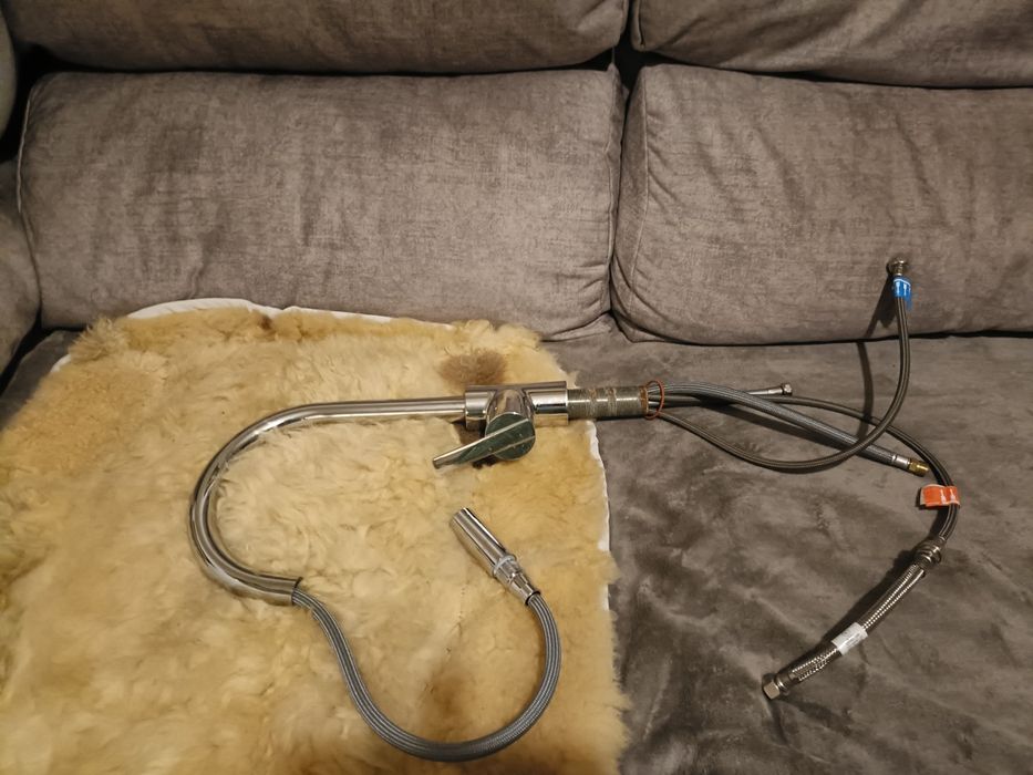 Torneira cromada para cozinha