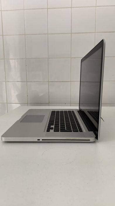 Macbook Pro 15” i7 Quad-core 16gb RAM