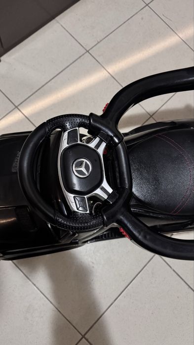 Дитяча машинкаа толокар