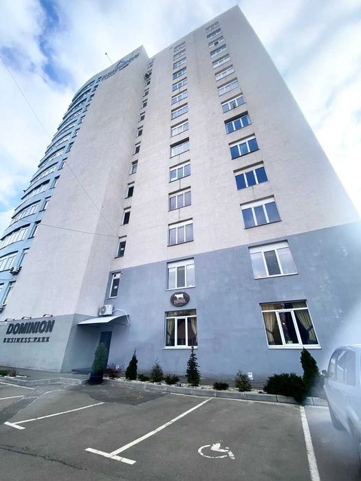 Вертикальний склад із підйомником від 300 м2.