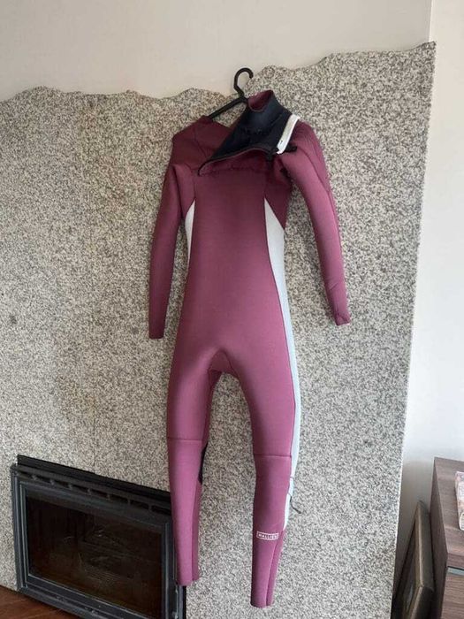 Fato de Surf Nikki Van Dijk Wetsuit 4/3 T6