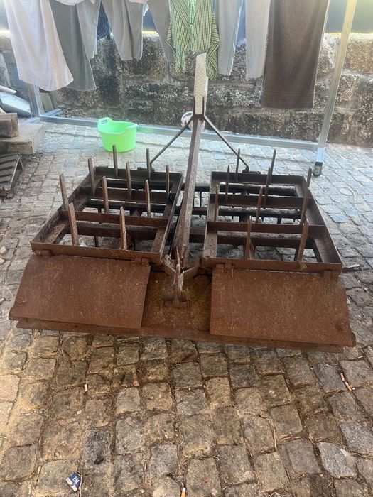 Vendo grade de dentes para trator