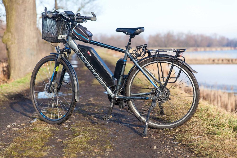 Rower elektryczny trekkingowy rama 22, moc 350W.