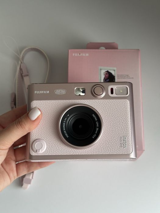 Камера миттєвого друку Instax mini evo , рожева