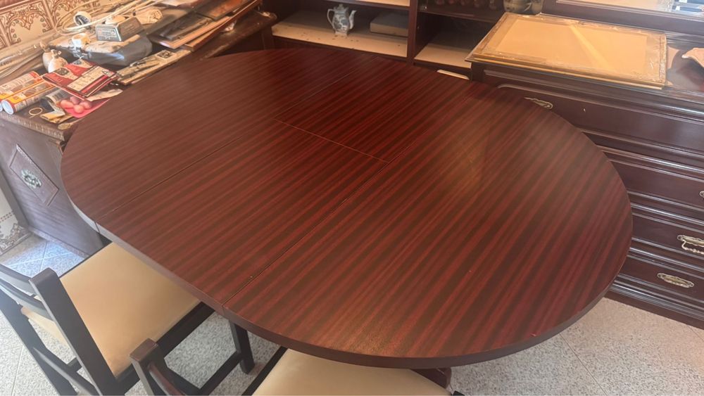 Mesa extensível + 6 cadeiras