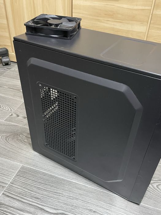 Корпус ПК GameMax хорошее состояние