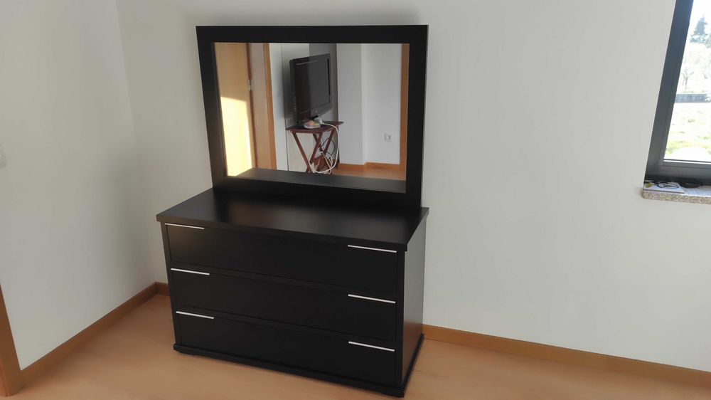 Quarto de casal em muito bom estado...