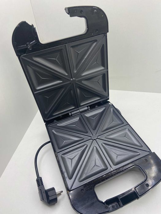 Adler AD 3055 Opiekacz do kanapek