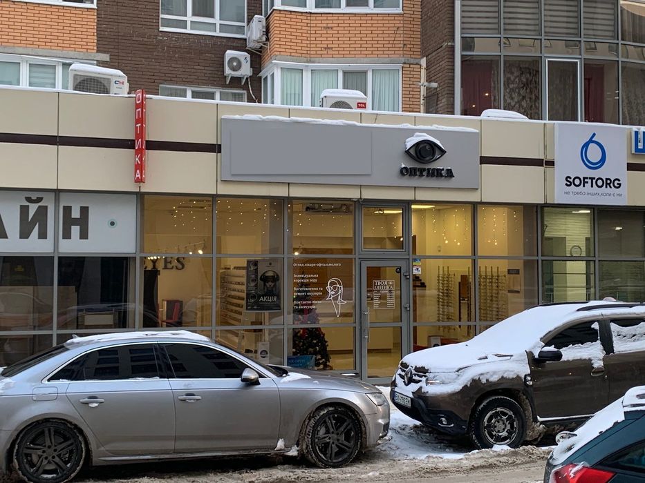 Комерційне фасадне приміщення в довгострокову оренду