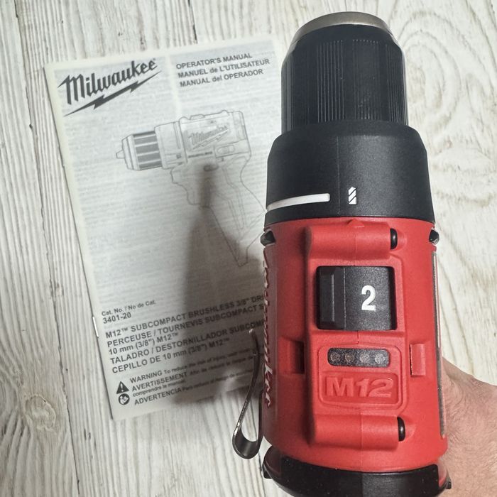 Безщітковий дриль-шурупокрут Milwaukee M12 3401-20 Brushless