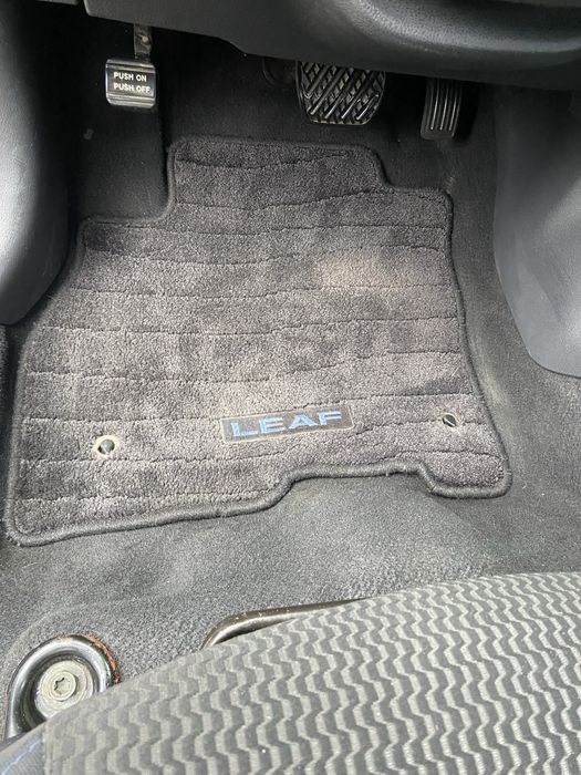 Продам Nissan Leaf 2014