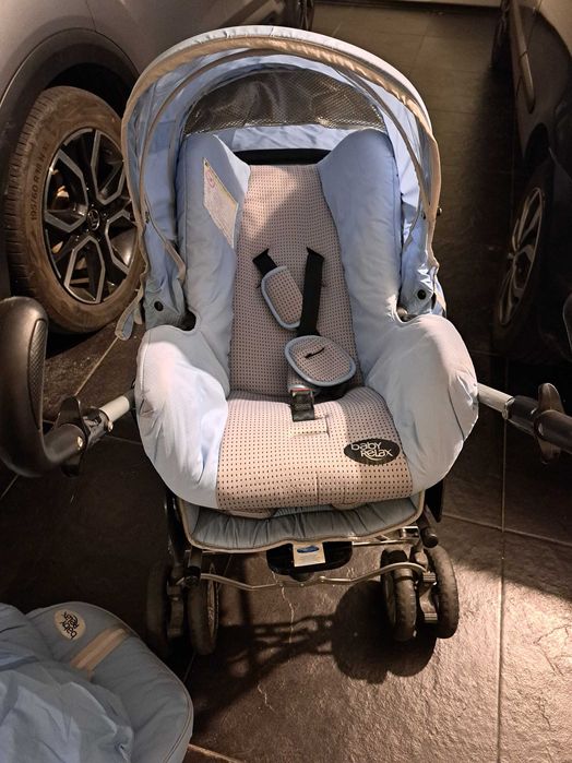 Carrinho, alcofa e ovo