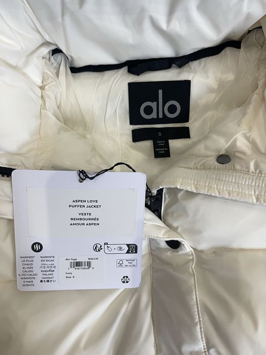 Куртка Alo Yoga Aspen Love Puffer Jacket Ivory — Оригінальна/нова