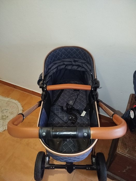 Carrinho de bebê 3 em 1 multifunções semi novo