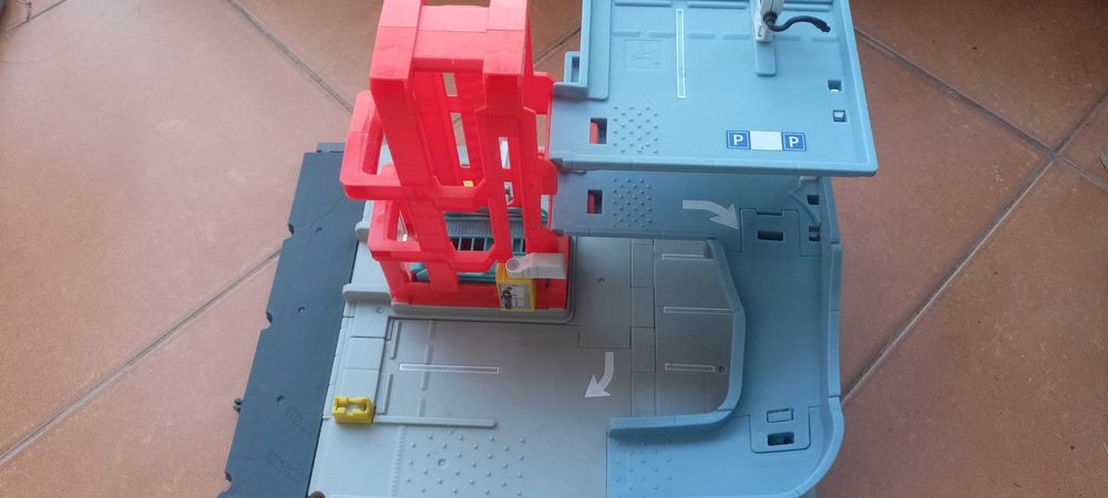 Matchbox - wielopoziomowy parking