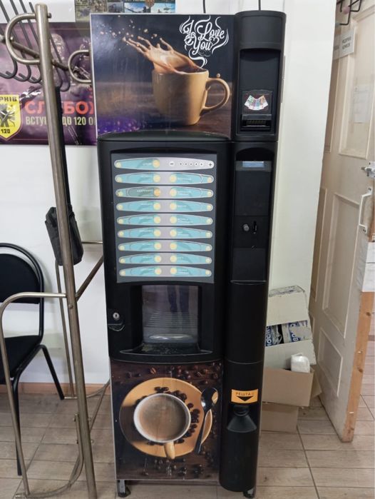 Кофеавтомат /Кофейня самообслуживания / кофемашина