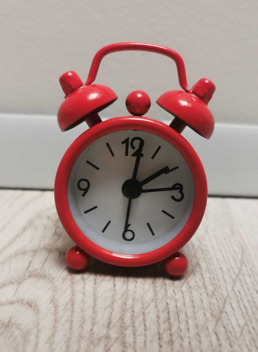 Czerwoni mini budzik - USZKODZONY