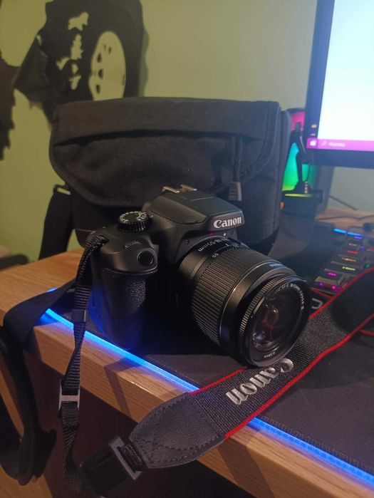 Lustrzanka cyfrowa Canon EOS 4000D