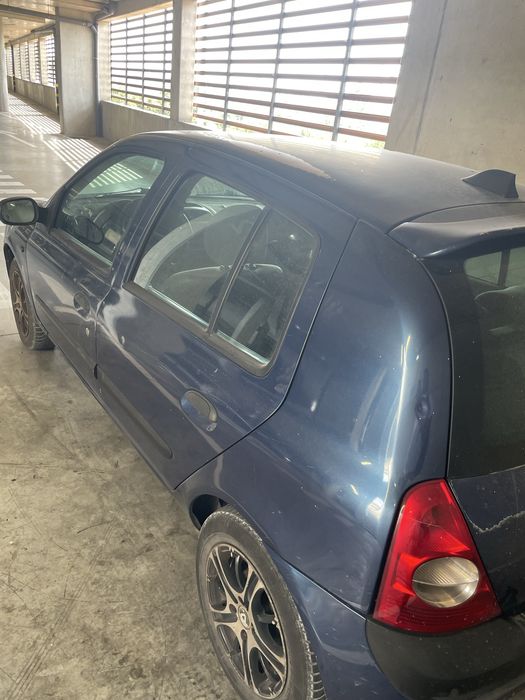 Renault Clio II Fase 3 1.5 dCi 65cv – 2004