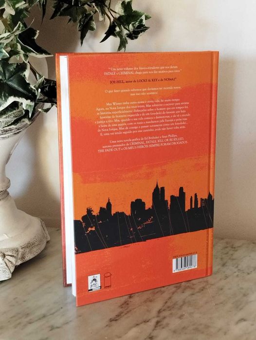 Livro "PULP" - Ed Brubaker / Sean Phillips