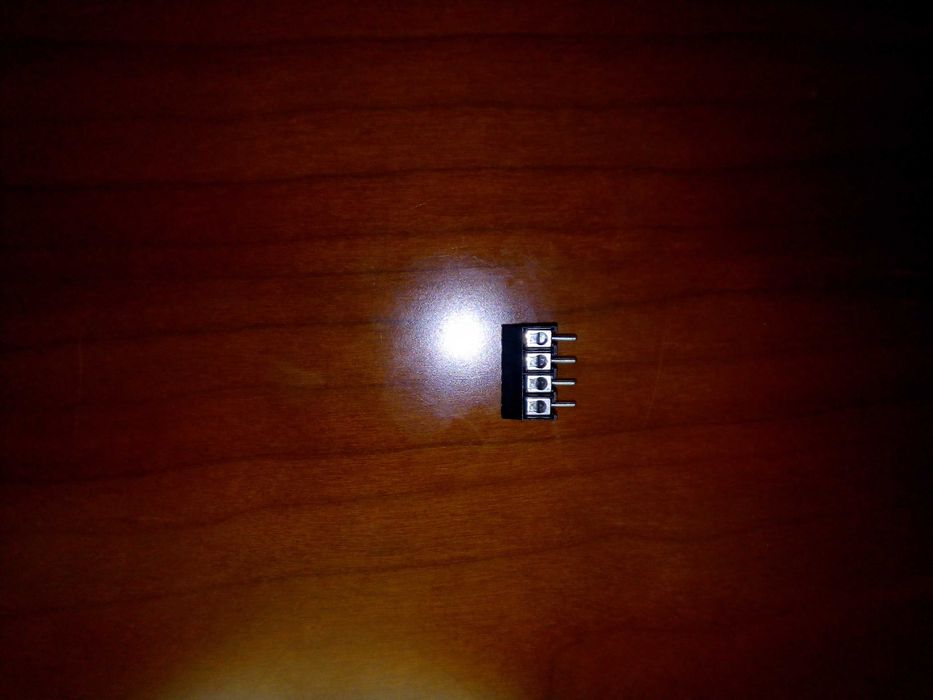 Bloco de 4 terminais com parafuso