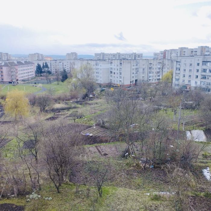 Продам трьох кімнатну чешку нульовий цикл у м.Новий Розділ.