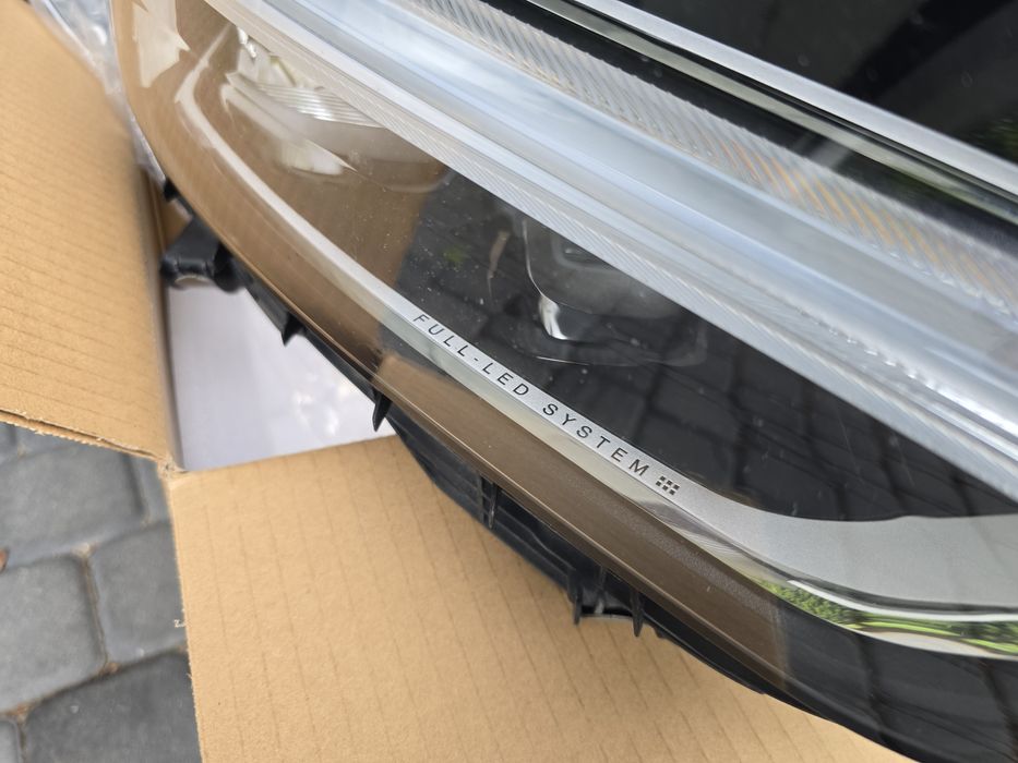 Reflektor prawy Volvo XC60 full led projekcyjny ruchomy