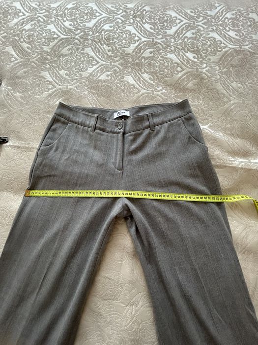 Костюм брючный женский серый