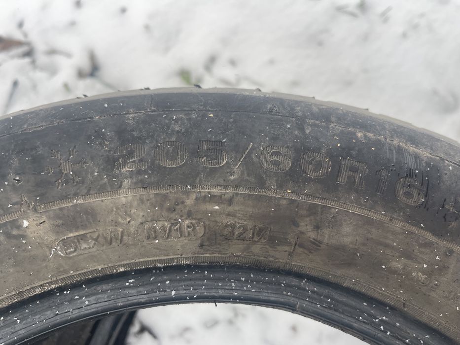 Резина 205 60 R16 Dunlop , зима, б/у , на докат