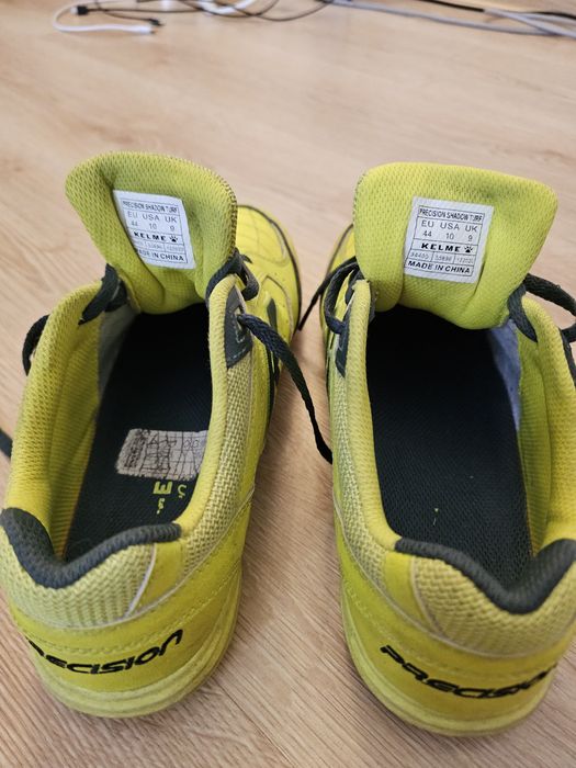 Сороконіжки Kelme