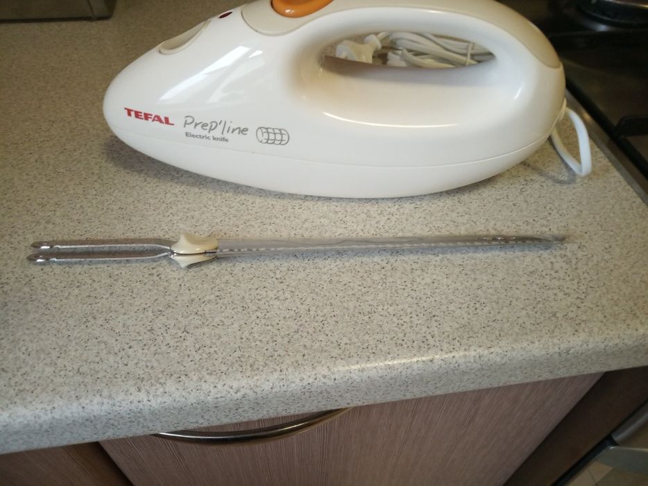Электрический нож Tefal