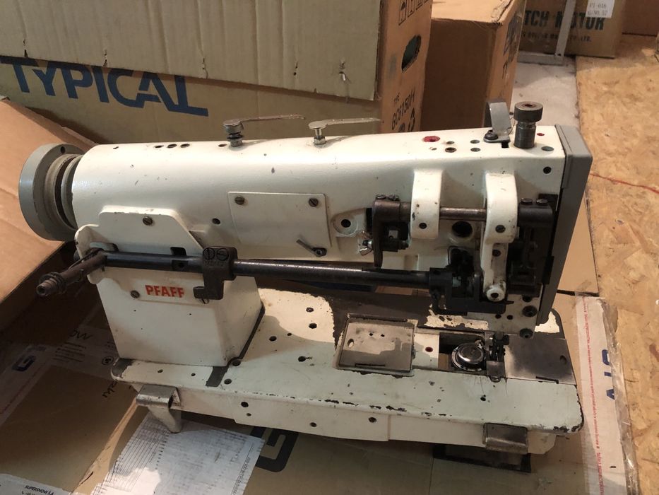 Pfaff зі столом та мотором,двоголка,швейна машина професійна