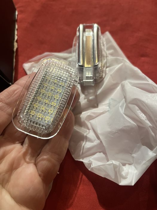 Подсветка двері салону Mercedes W204 216 W212c207x204 GLK w221 r230