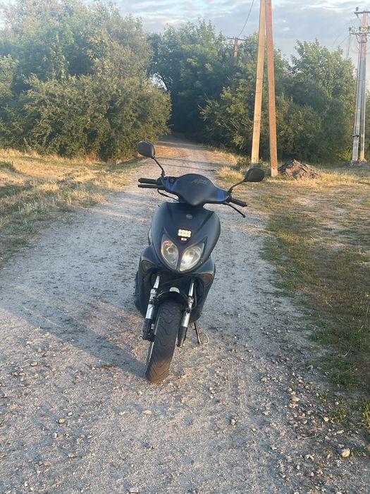 Продам скутер  150кубів на ходу
