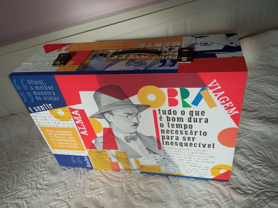 Mala em cartão rígido