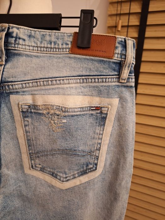 Tommy Hilfiger, damskie spodnie dżinsowe 7/8, r. 26/32