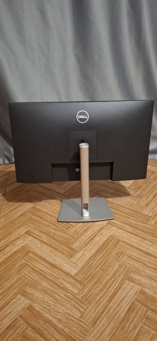Продам монітор Dell P2722H