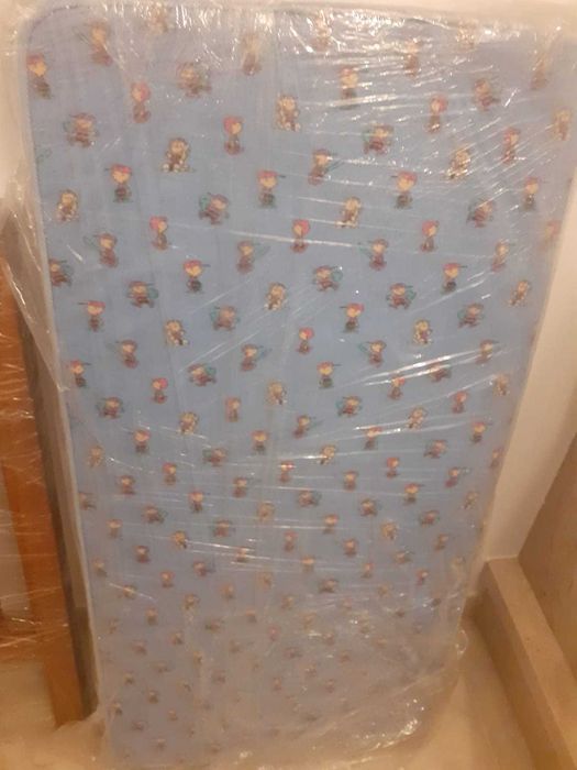 Cama de bebe em excelente estado