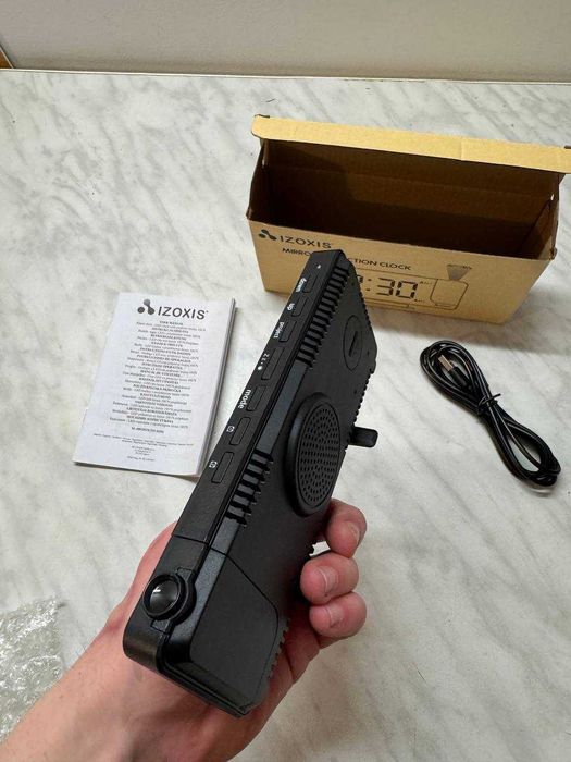 Budzik LED z Projektorem, Lustrzanym Ekranem i Regulacją