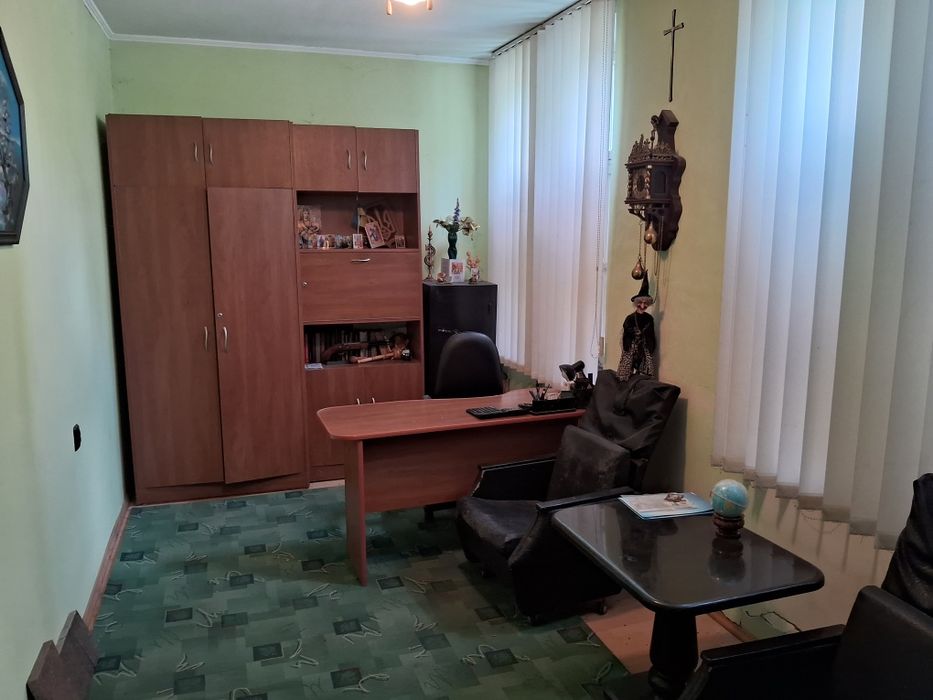 Оренда приміщення 200м2+виставковий майданчик 15сот