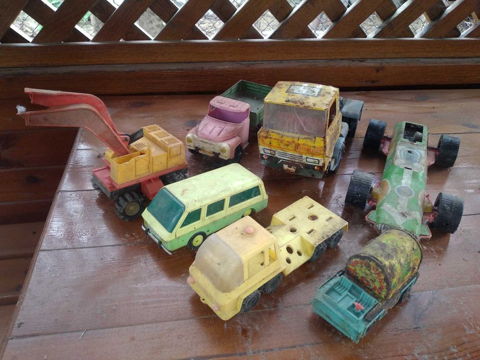 Продам модельки ссср, машинки и военную технику, коробочки, автолегенды!!!!